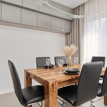 Stylish Kosciuszki Apartaments Near The Market Square With Free Garage Wroclaw By Noclegi Renters Breslávia Exterior foto