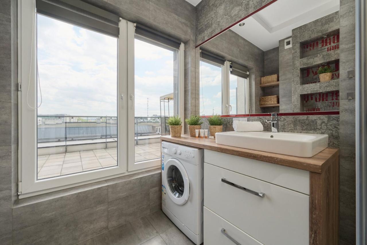 Stylish Kosciuszki Apartaments Near The Market Square With Free Garage Wroclaw By Noclegi Renters Breslávia Exterior foto