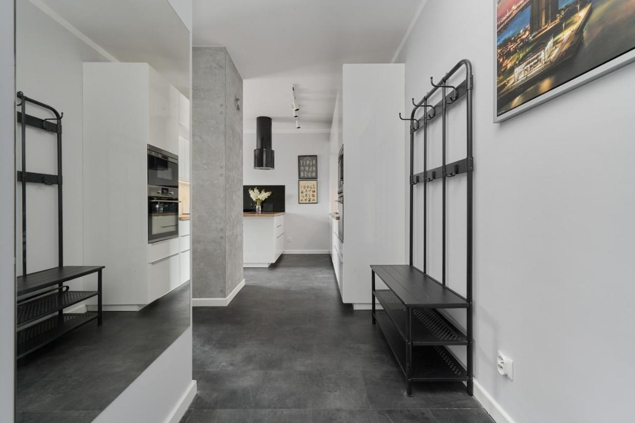 Stylish Kosciuszki Apartaments Near The Market Square With Free Garage Wroclaw By Noclegi Renters Breslávia Exterior foto