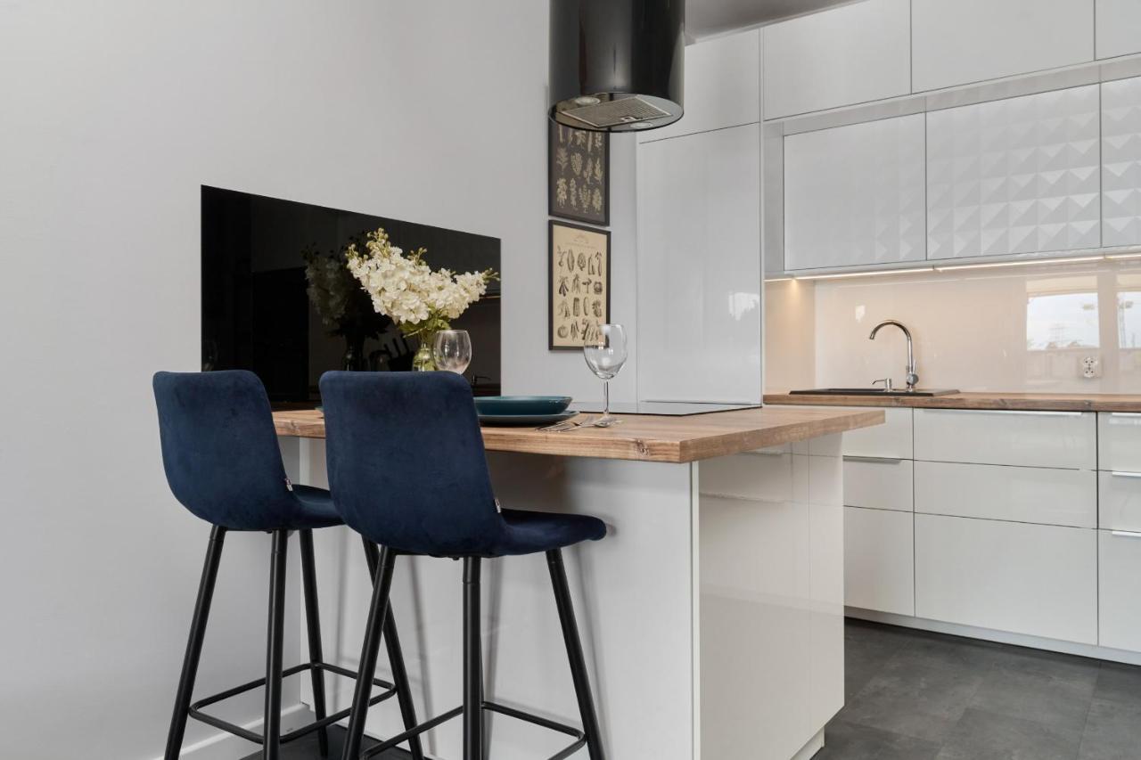 Stylish Kosciuszki Apartaments Near The Market Square With Free Garage Wroclaw By Noclegi Renters Breslávia Exterior foto