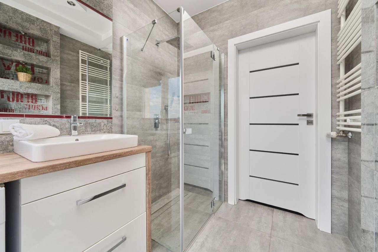 Stylish Kosciuszki Apartaments Near The Market Square With Free Garage Wroclaw By Noclegi Renters Breslávia Exterior foto