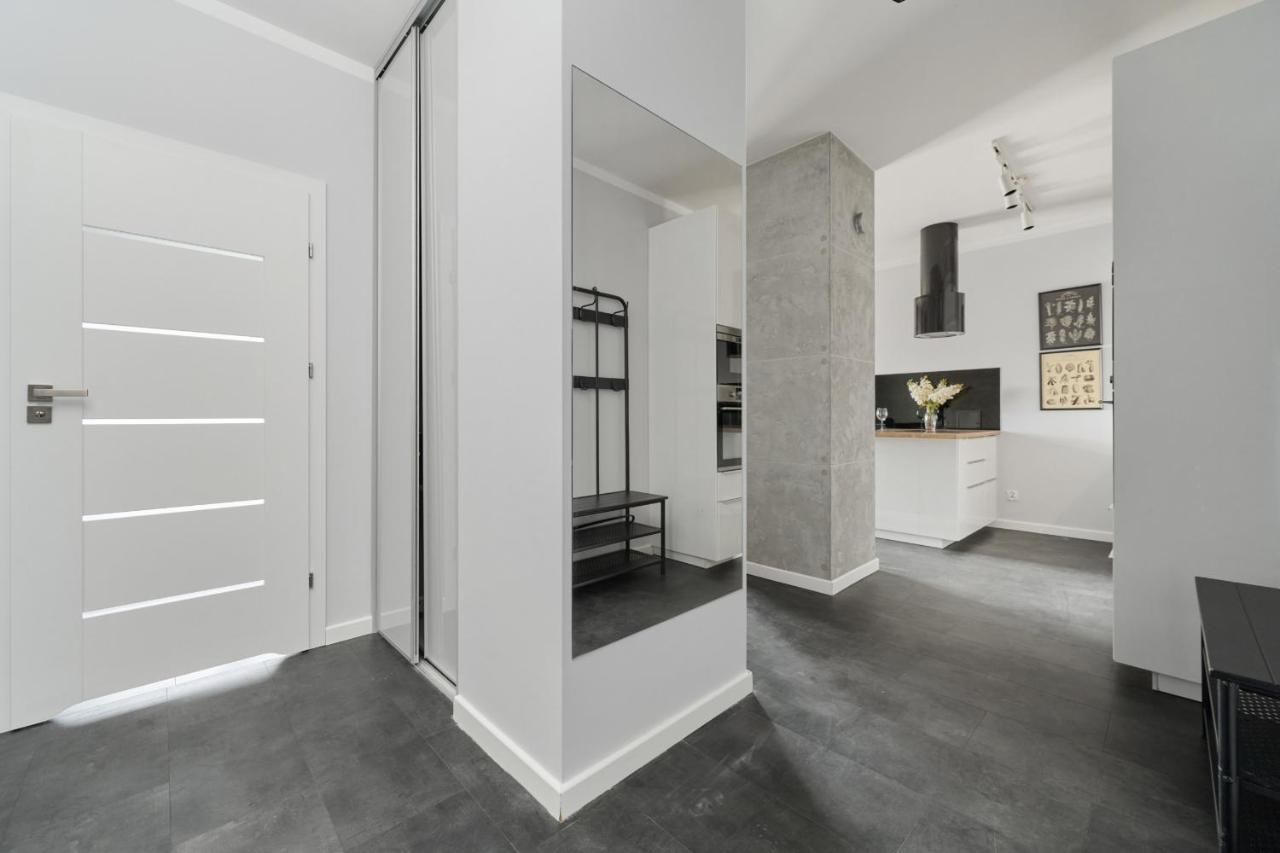 Stylish Kosciuszki Apartaments Near The Market Square With Free Garage Wroclaw By Noclegi Renters Breslávia Exterior foto