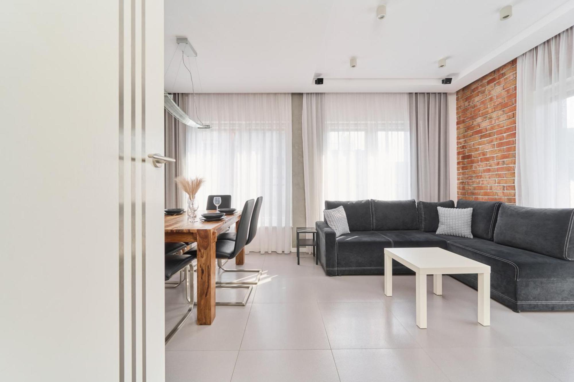 Stylish Kosciuszki Apartaments Near The Market Square With Free Garage Wroclaw By Noclegi Renters Breslávia Exterior foto
