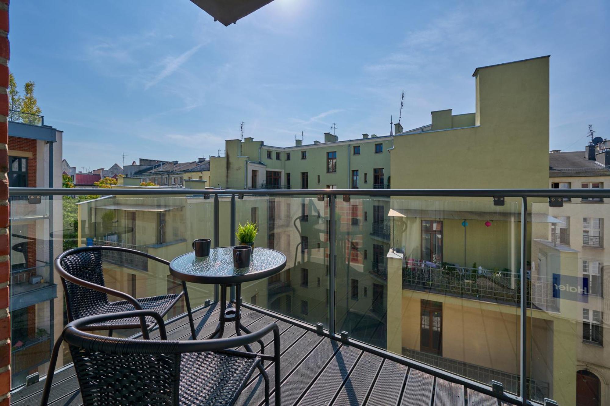 Stylish Kosciuszki Apartaments Near The Market Square With Free Garage Wroclaw By Noclegi Renters Breslávia Exterior foto