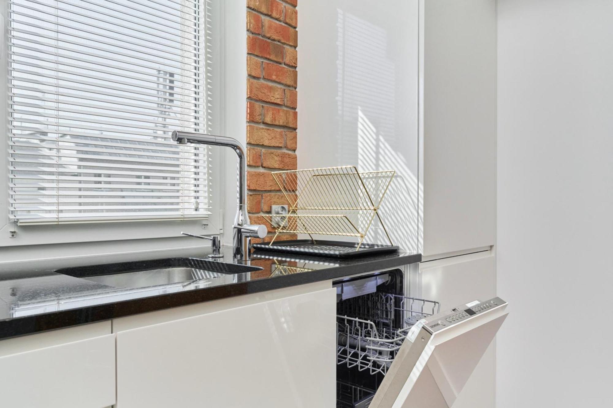 Stylish Kosciuszki Apartaments Near The Market Square With Free Garage Wroclaw By Noclegi Renters Breslávia Exterior foto