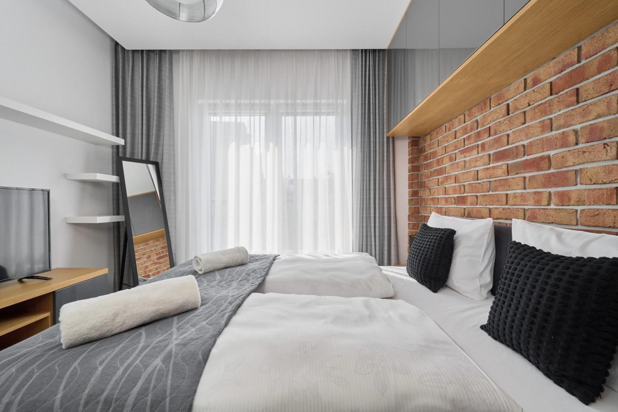Stylish Kosciuszki Apartaments Near The Market Square With Free Garage Wroclaw By Noclegi Renters Breslávia Exterior foto